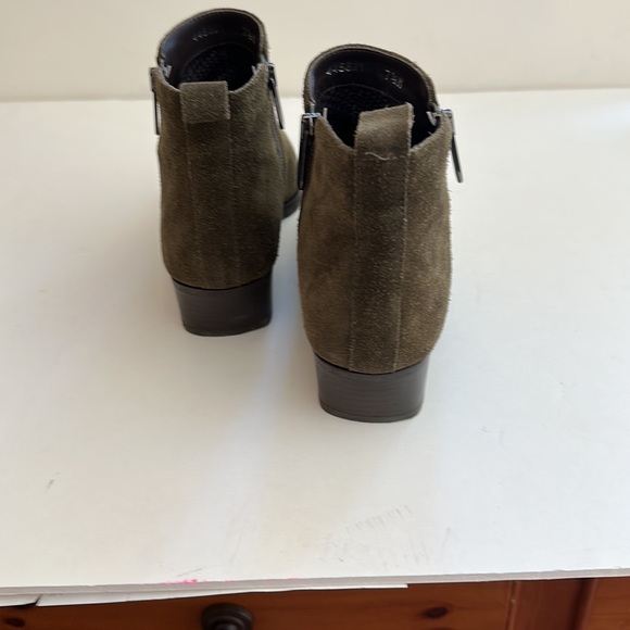 Aquatalia green suede 2 zip ankle boots - Picture 4 of 7